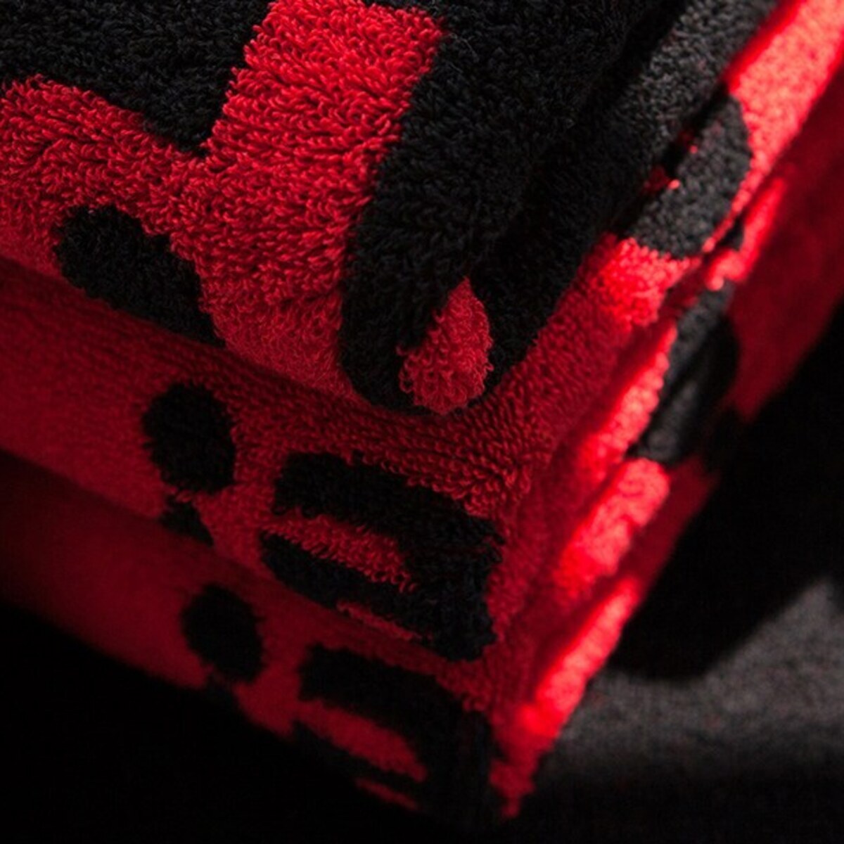 Muhan Towel BTS MIC Drop Yarn-Dyed Towel 170g Set of 2 (Black & Red)